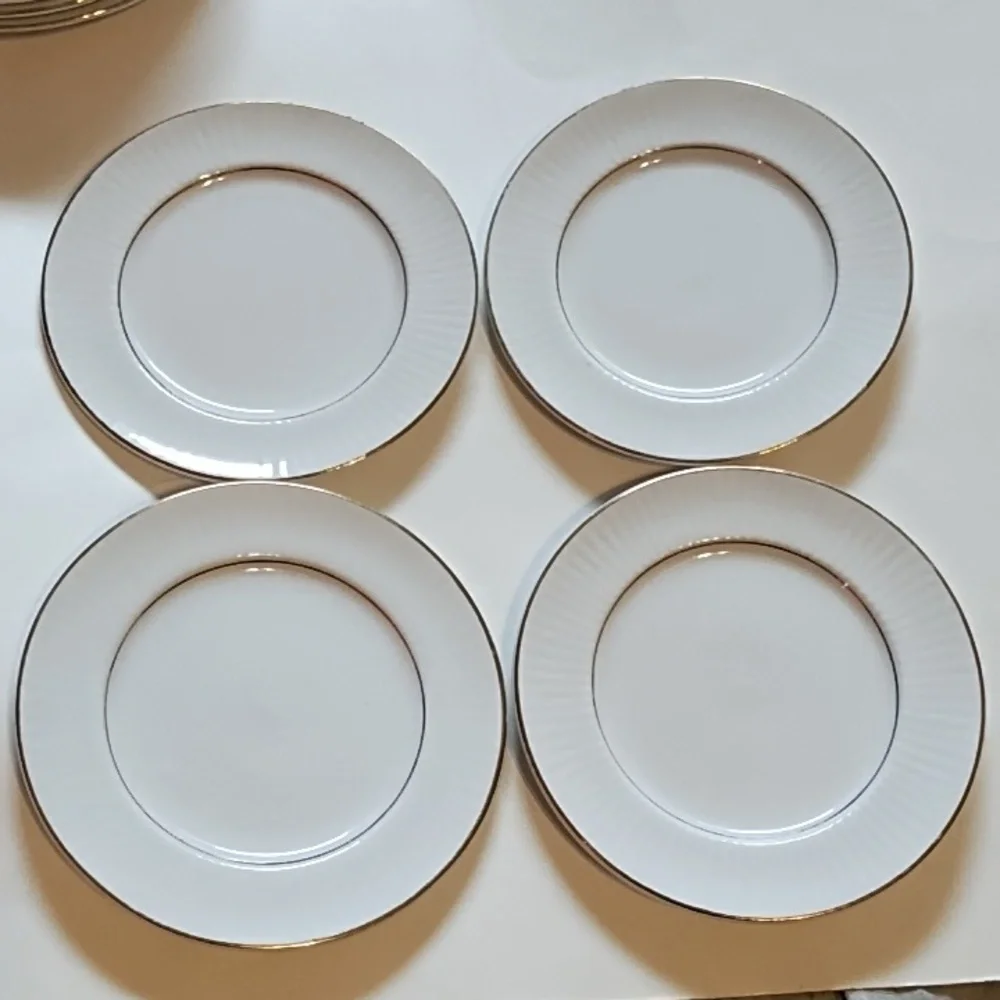 Elegant White With Gold Trim (Set Of 12) - Picture 5 of 10